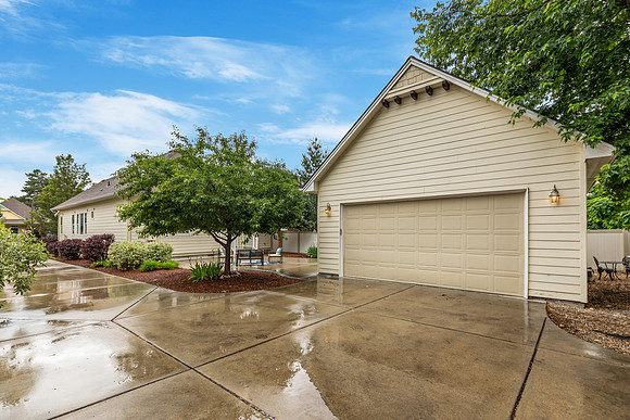 6012 Willowdale Drive-9