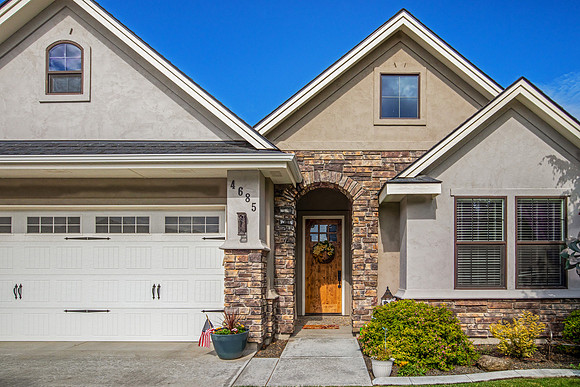 4685 N Park Crossing Ave-3