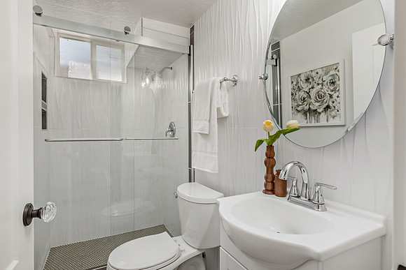 1111 E Banock St-15